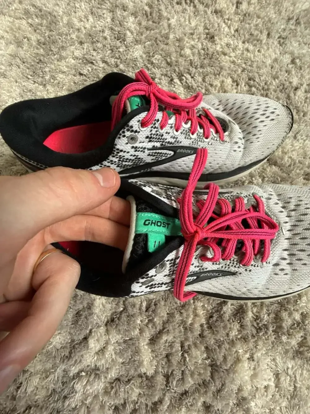 Brooks Ghost 11 Running Shoes White Black Pink Women's size 8